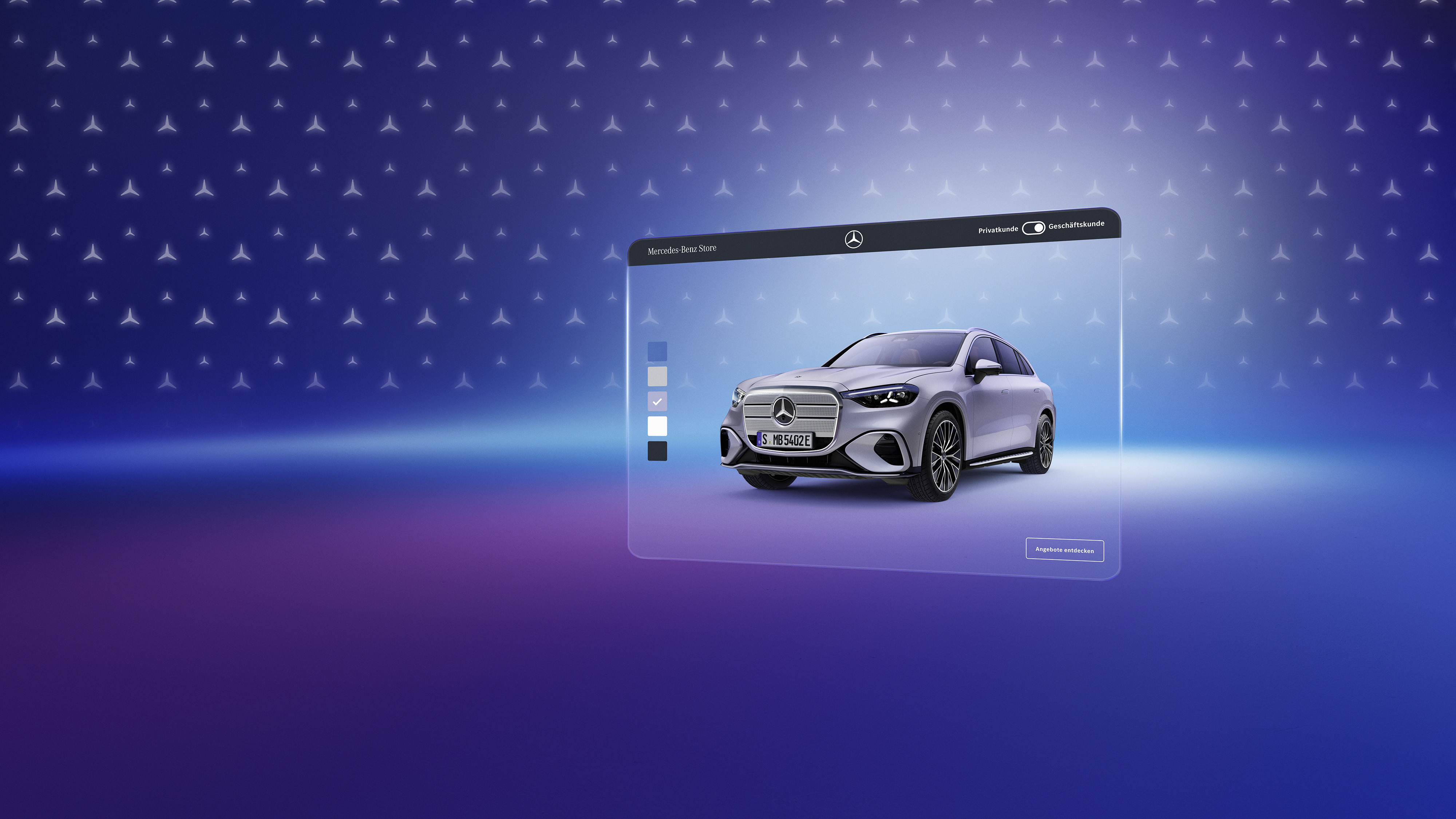 Store | Mercedes-Benz. Ein blauer SUV von Mercedes-Benz steht in einem grafischen Karton vor violett-blauem Grund.