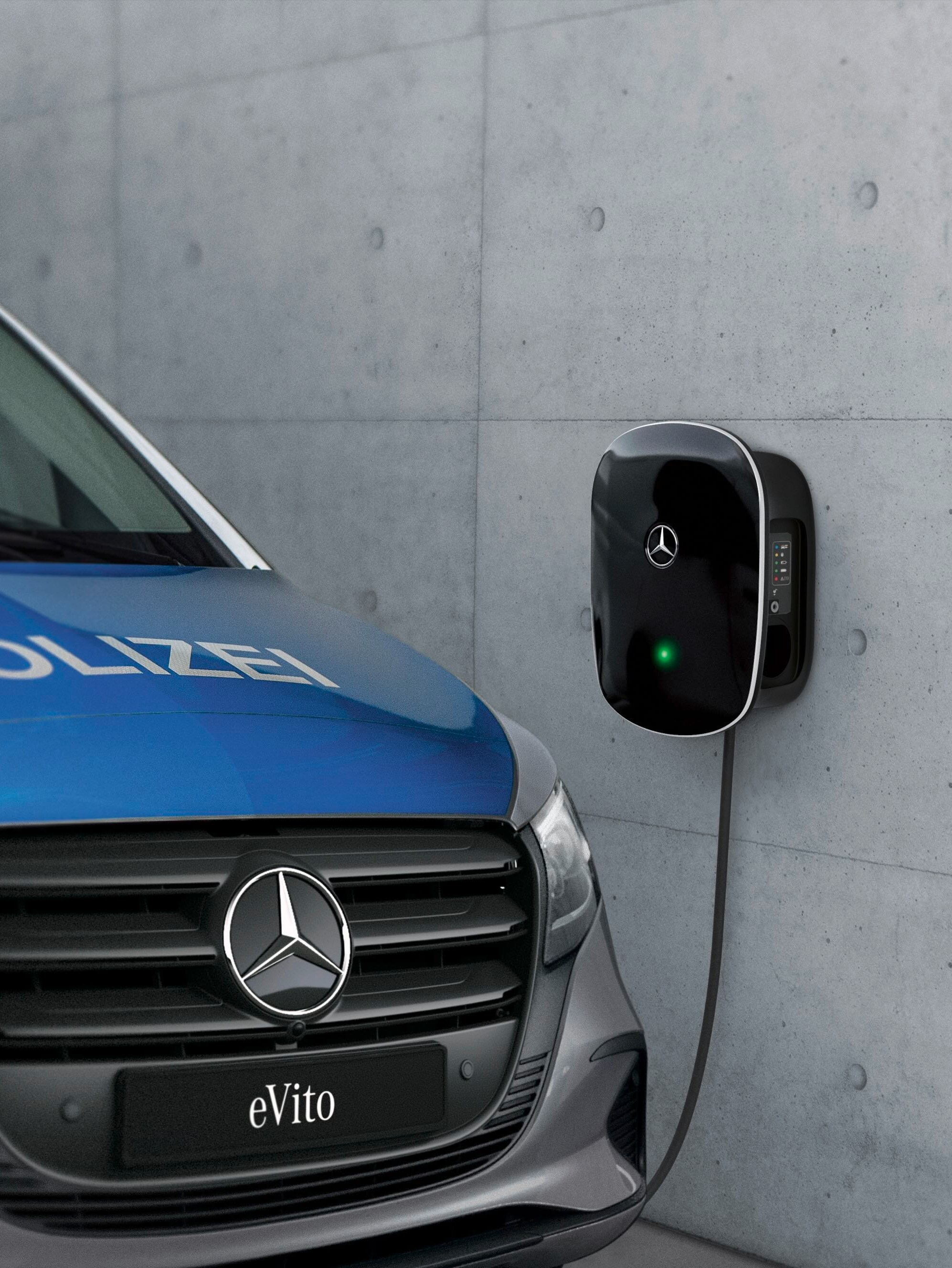 Der Mercedes-Benz Evito an der Ladebox als Polizei-Fahrzeug