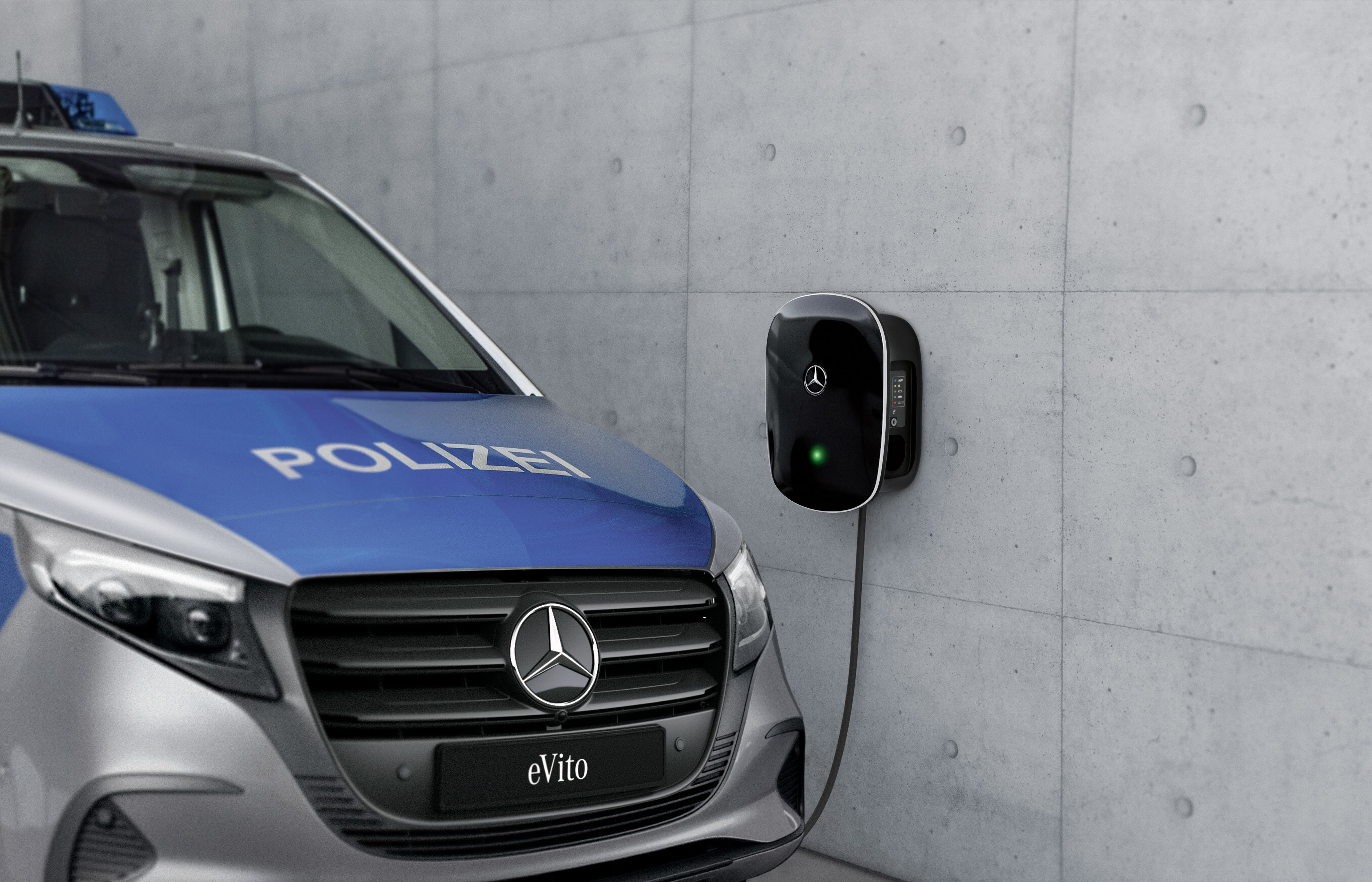 Evito an der Ladebox Polizei | Mercedes-Benz Der Mercedes-Benz Evito an der Ladebox als Polizei-Fahrzeug