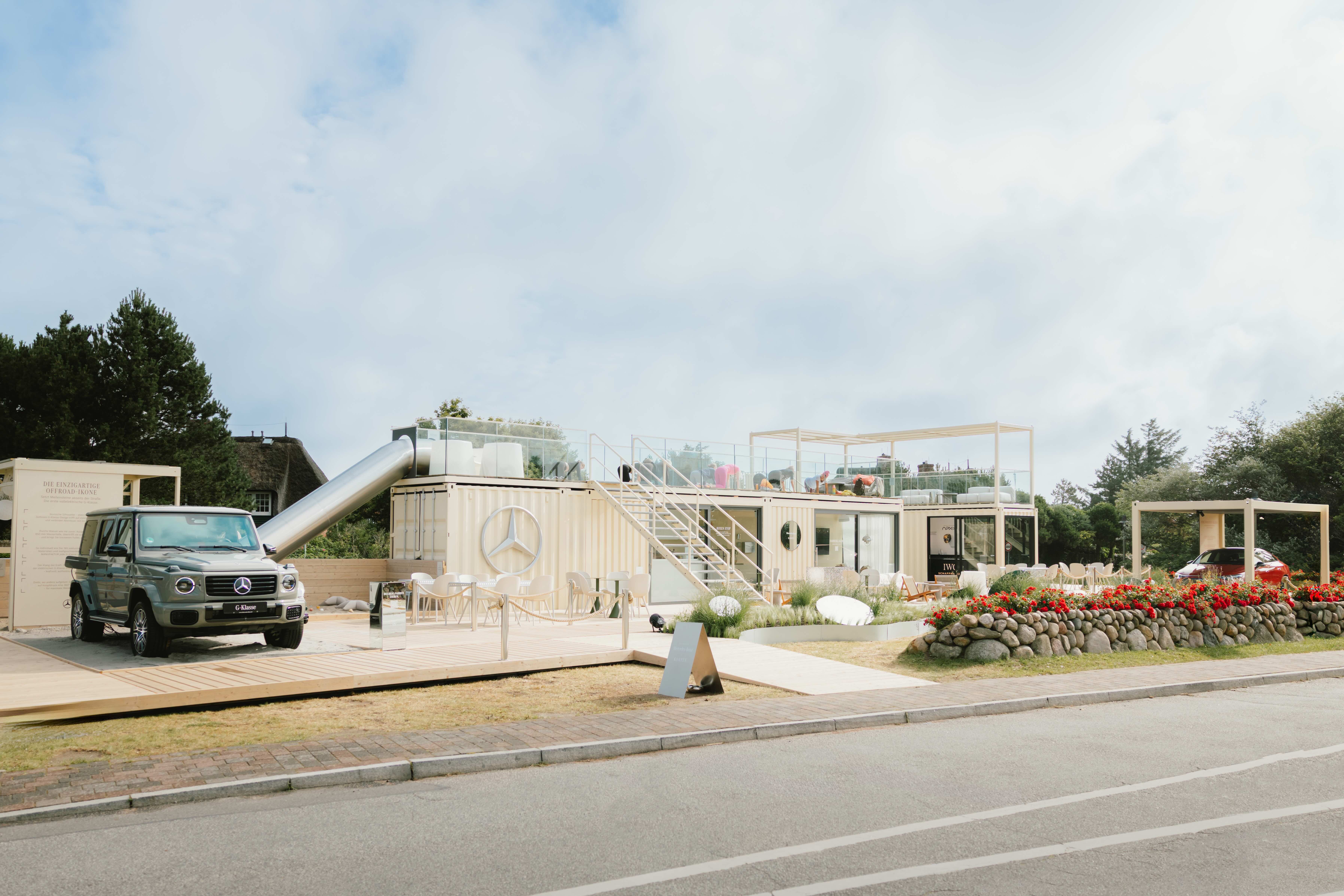 Sylt | Mercedes-Benz. Zeichnung der Mercedes-Benz Fläche in Kampen auf Sylt.