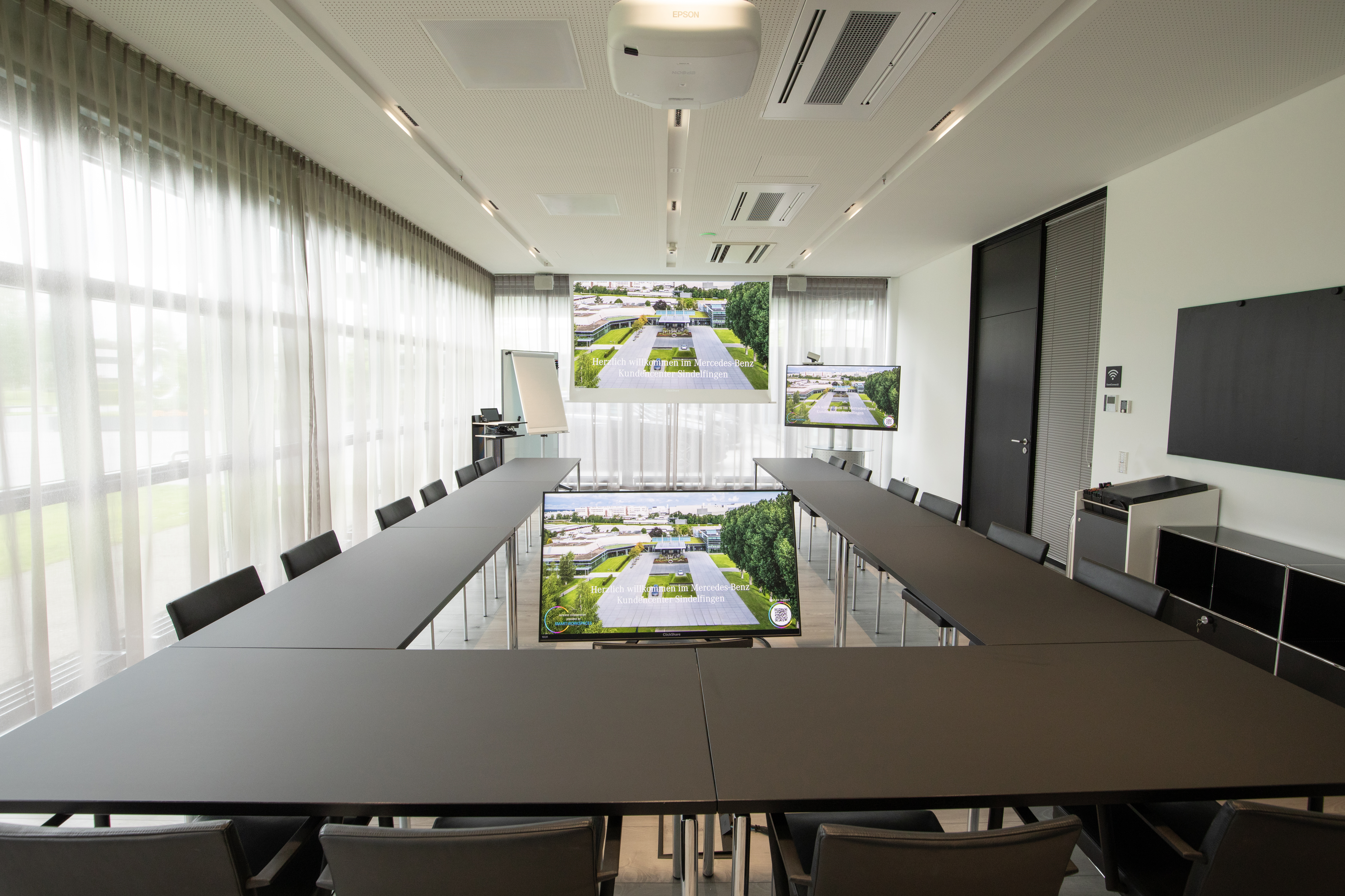 Konferenzen im Kundencenter | Mercedes‑Benz. Kundencenter Sindelfingen - Konferenzraum 2