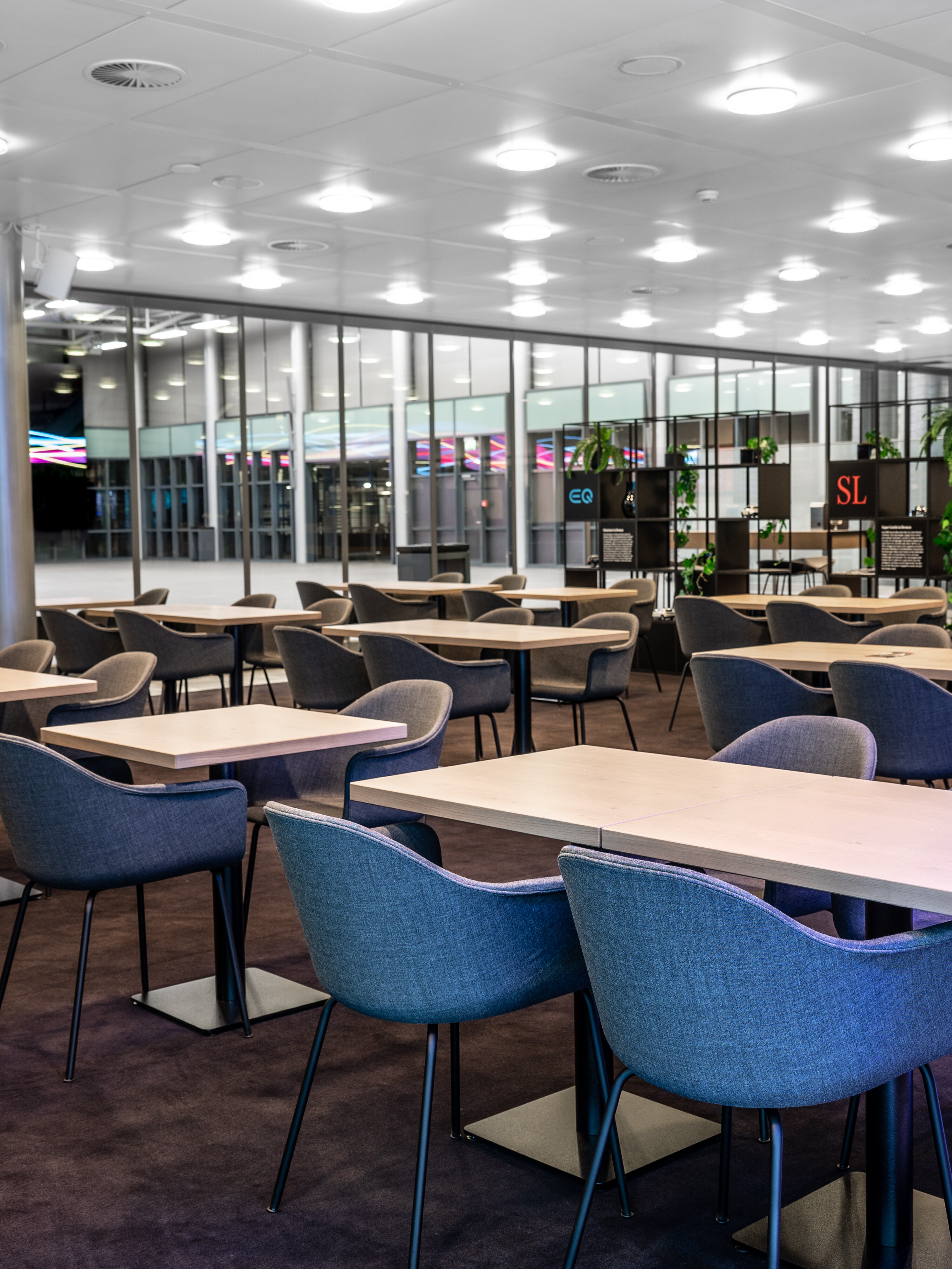 Mercedes-Benz Kundencenter Bremen Lounge