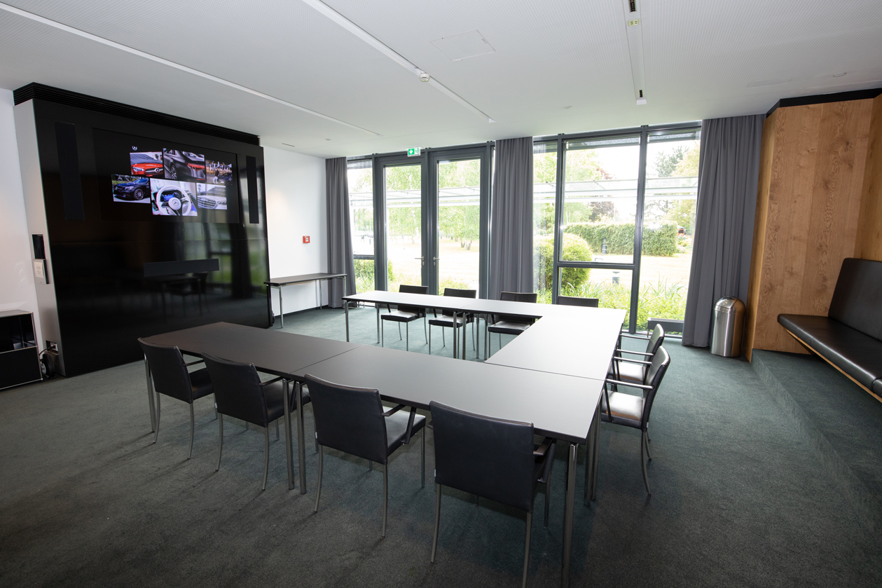 Konferenzen im Kundencenter | Mercedes‑Benz. Kundencenter Sindelfingen - Konferenzraum 5