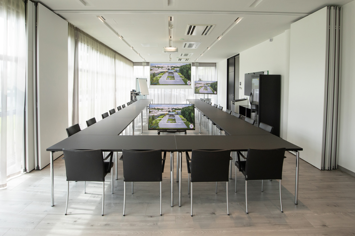 Konferenzen im Kundencenter | Mercedes‑Benz. Kundencenter Sindelfingen - Konferenzraum 3