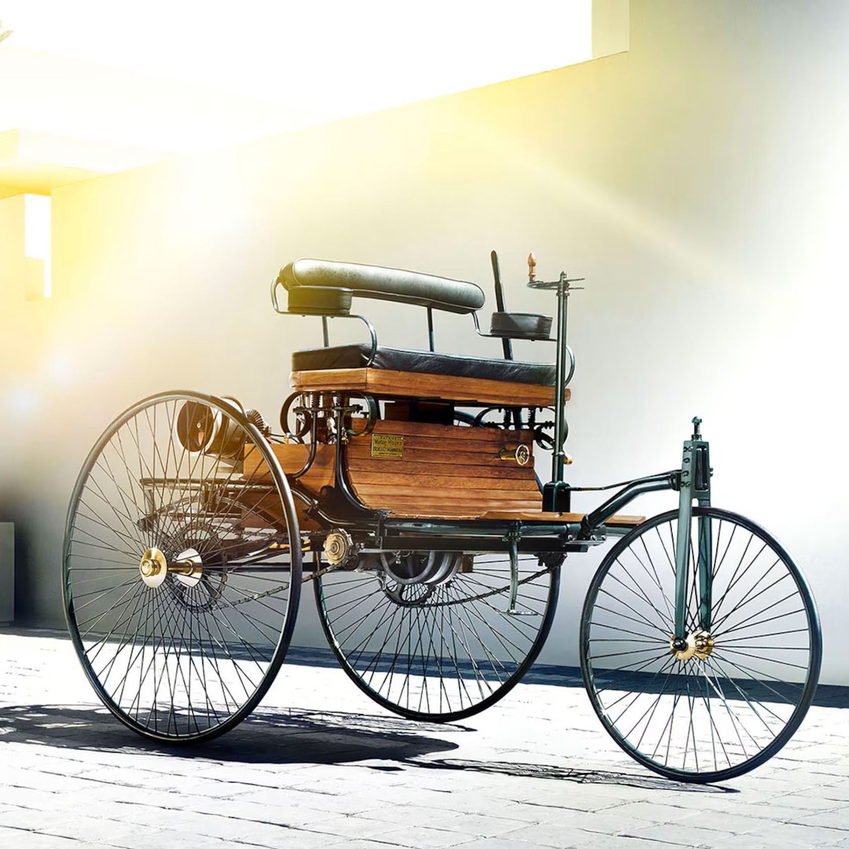 Mercedes-Benz Studienteilnahme | Mercedes-Benz Modell eines alten Fahrzeugs.