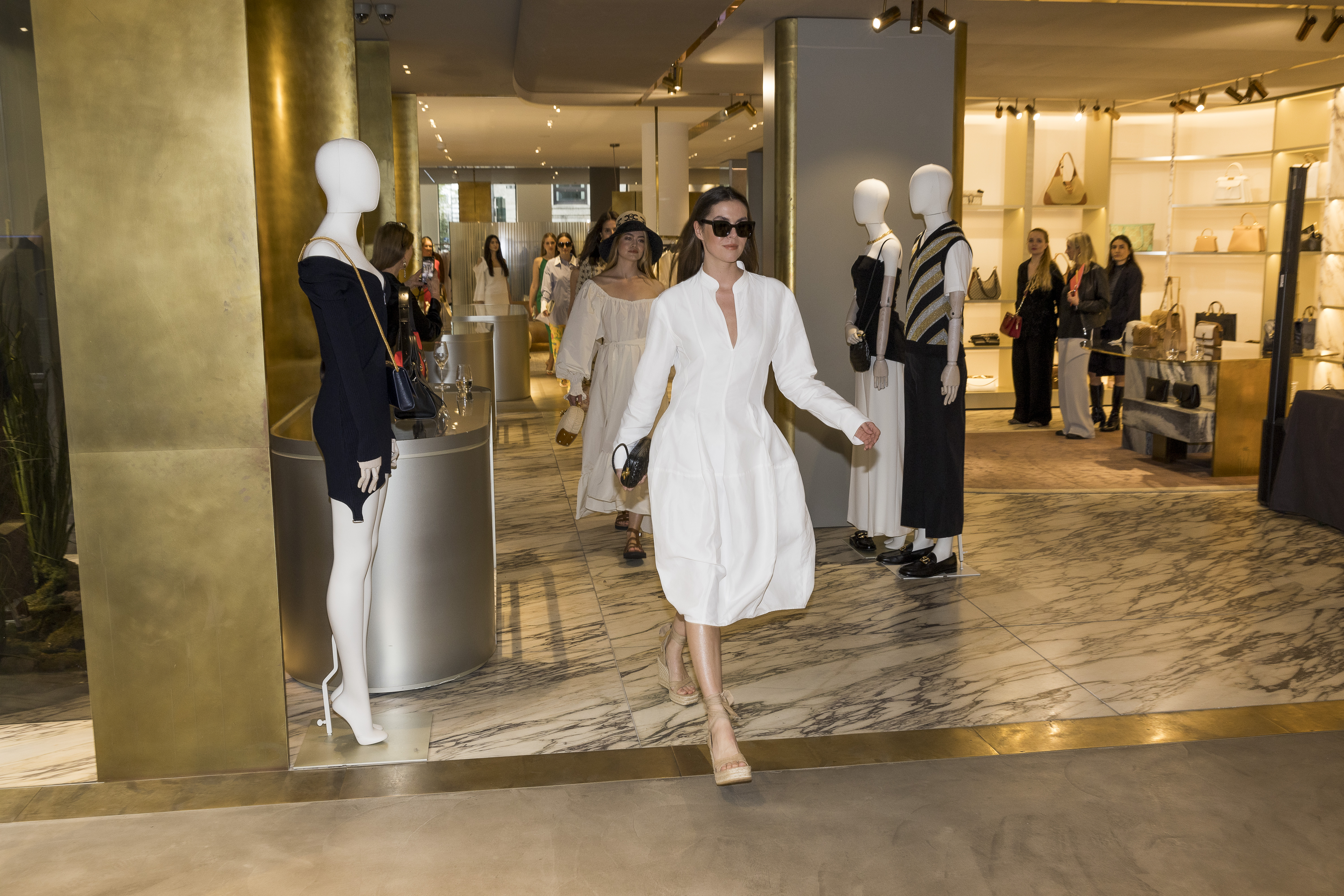 MBFM #2 x APROPOS, K21 & Dr. Barbara Sturm MBFM #2 x APROPOS, K21 & Dr. Barbara Sturm