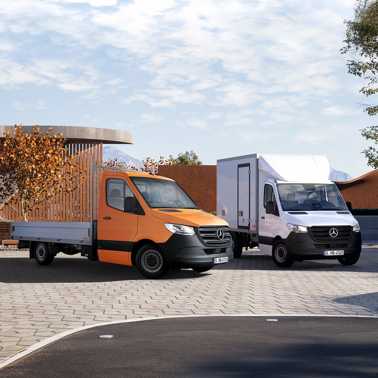 Verschiedene Mercedes-Benz VanSolution Fahrzeuge nebeneinander aufgereiht auf einem Parkplatz.