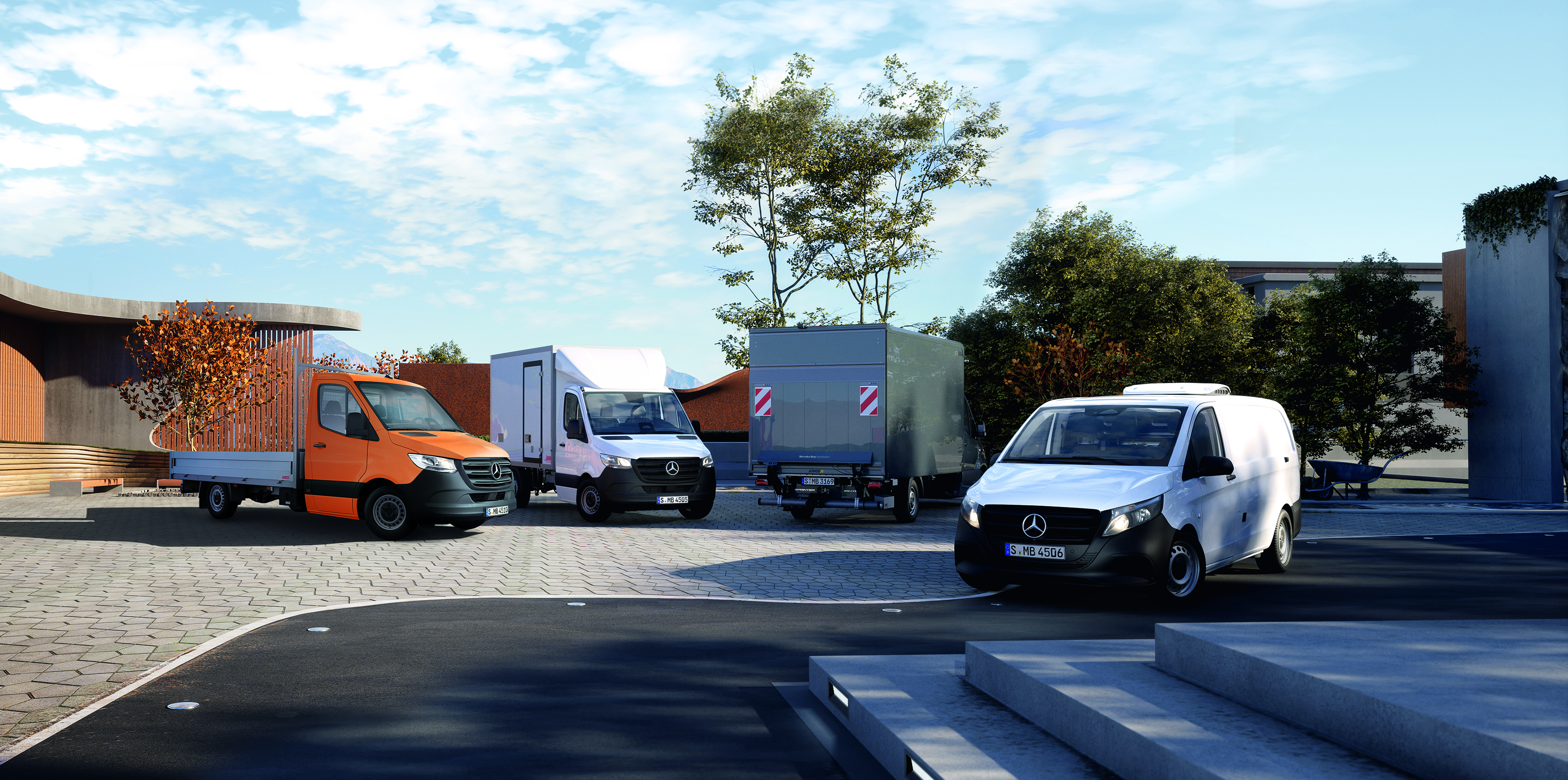 VanSolution | Mercedes-Benz Transporter. Verschiedene Mercedes-Benz VanSolution Fahrzeuge nebeneinander aufgereiht auf einem Parkplatz.