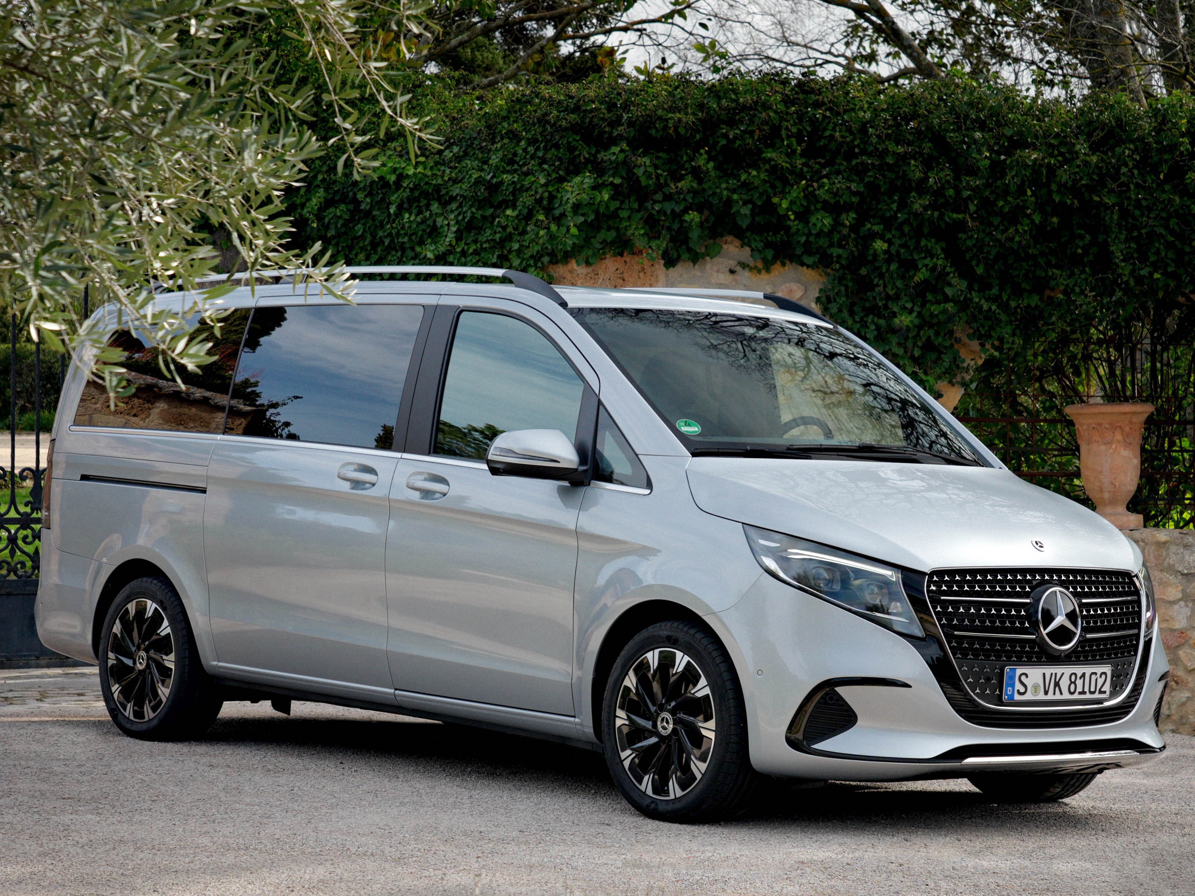 Mercedes-Benz Van frontal. 
