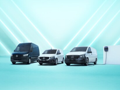 Drei elektrische Fahrzeuge von Mercedes-Benz.