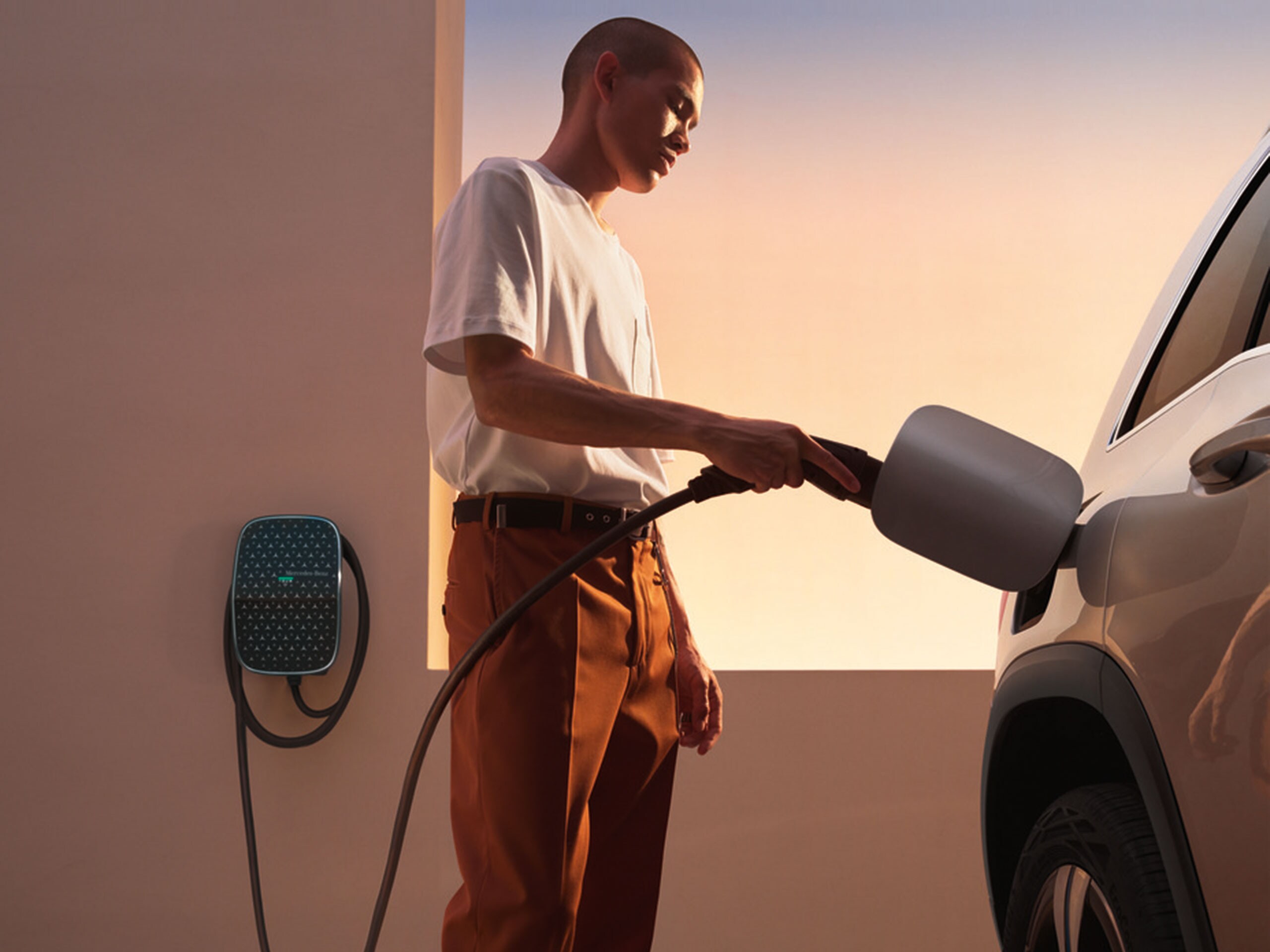 Mercedes-Benz Wallbox mit festem Ladekabel