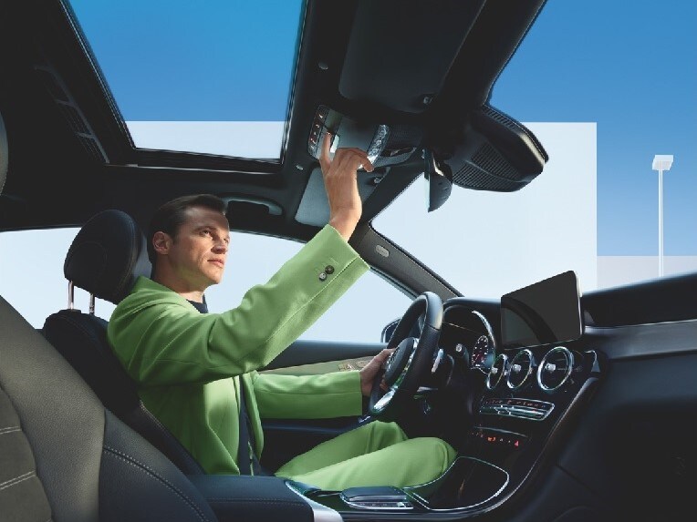 Mercedes-Benz Notrufsystem von Digitale Extras.