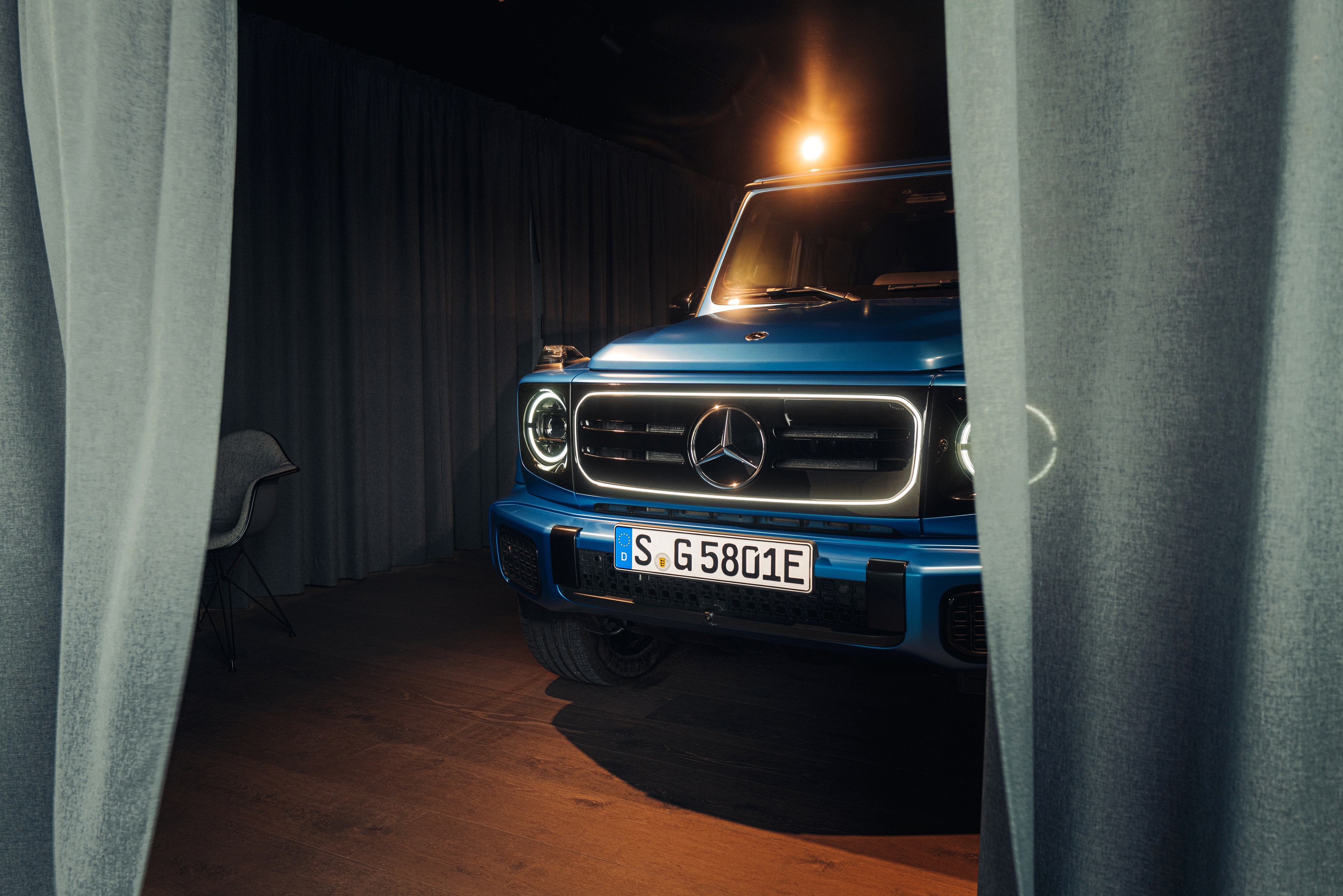 G-Klasse | Werksabholung | G-Class Experience Die Mercedes-Benz G-Klasse in einer Frontansicht.