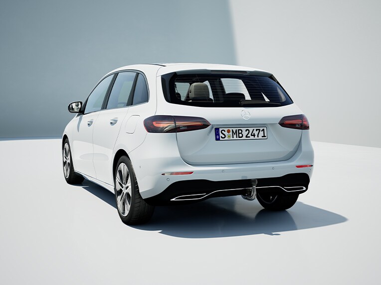 Eine seitliche Heckansicht der Mercedes-Benz B-Klasse.