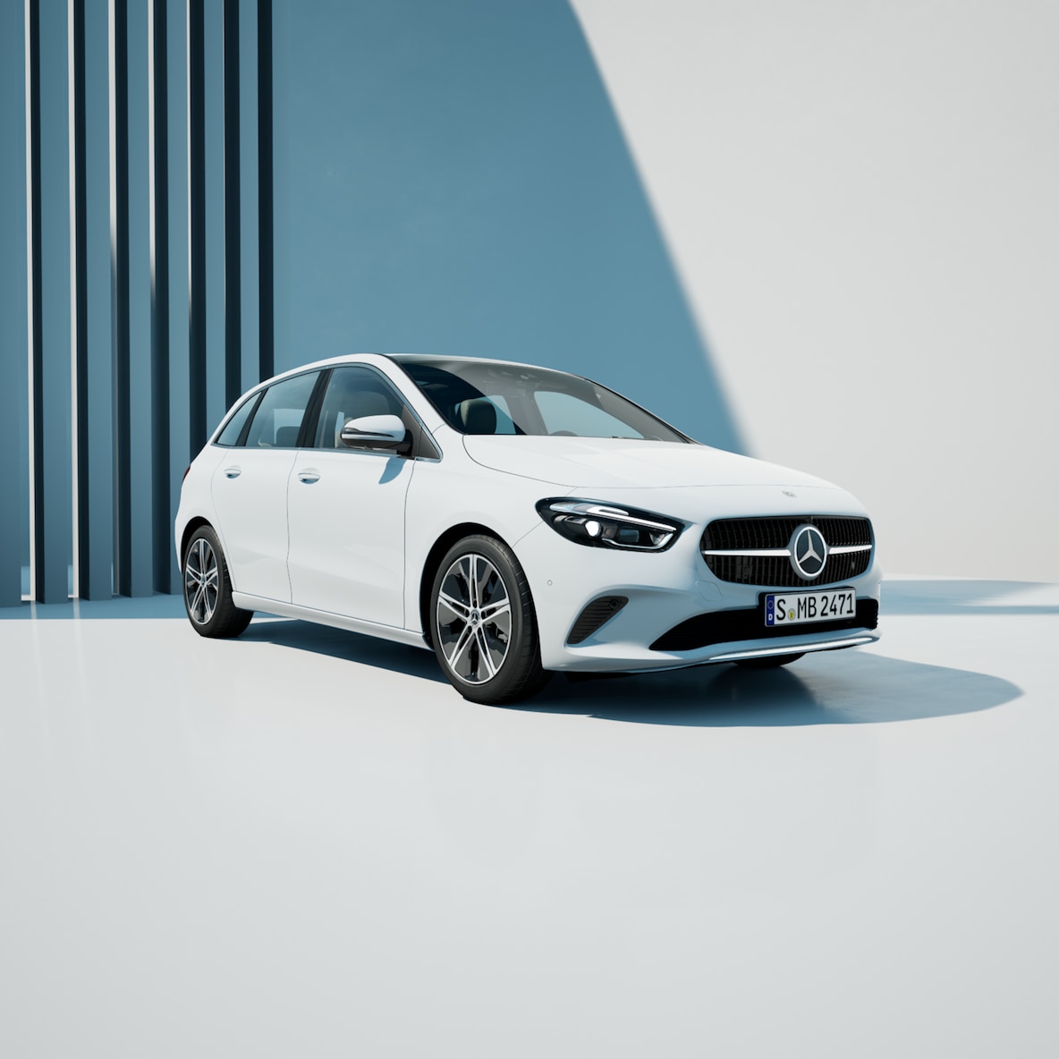 Die Mercedes-Benz B-Klasse aus einer frontalen Perspektive.