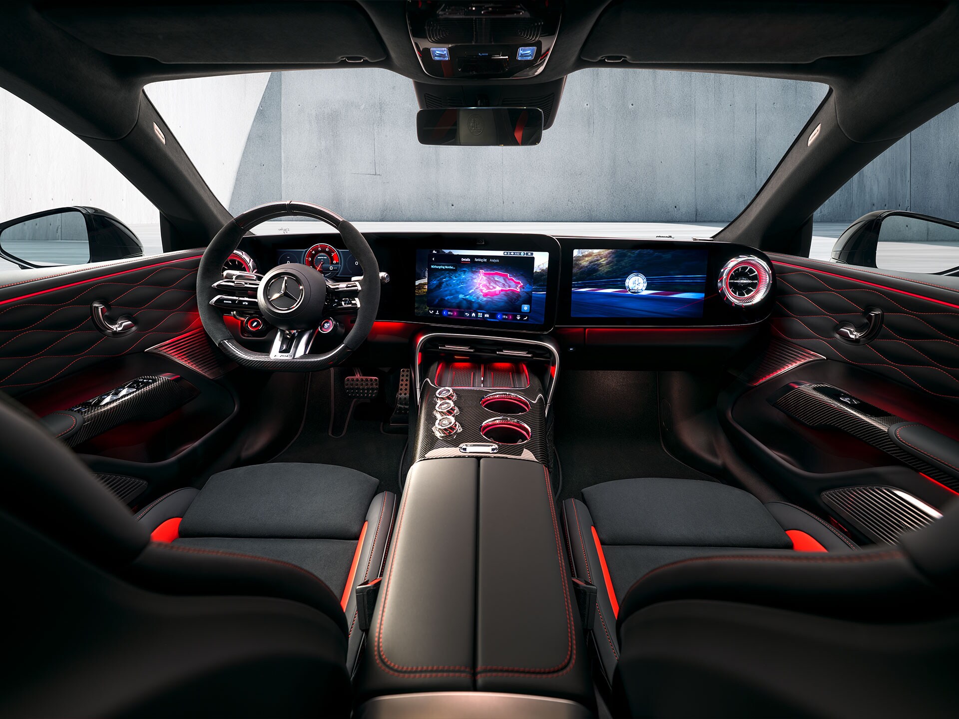 Das neue GT 4-Türer Coupé von Mercedes-AMG stellt sich vor.