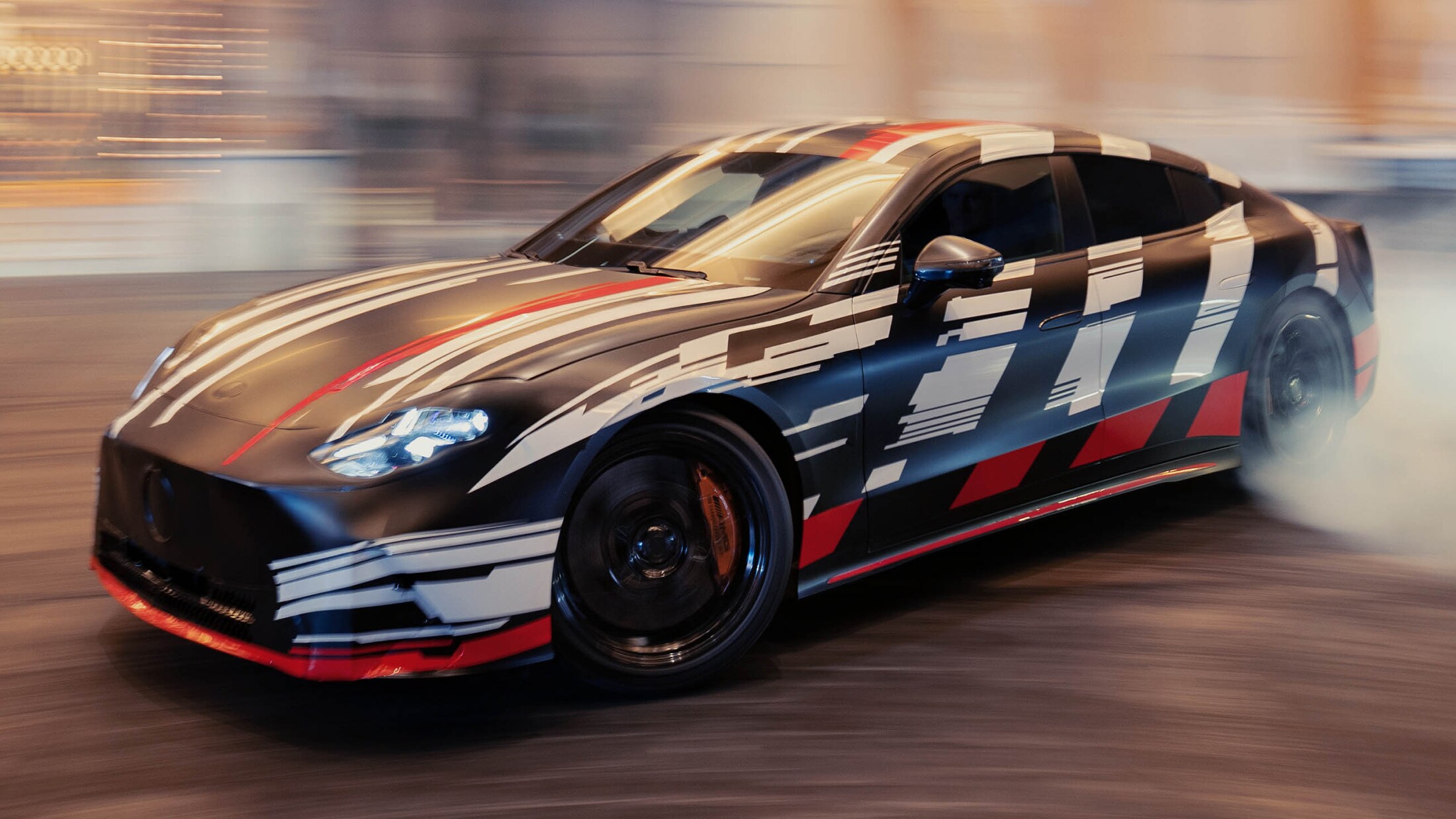 Das neue Mercedes-AMG GT 4 Türer Coupé.