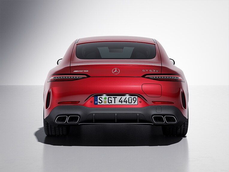 Der Mercedes-AMG GT 63 S E PERFORMANCE mit AMG Carbon-Paket Exterieur.