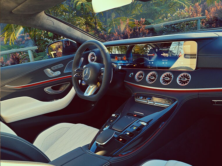 Interieur des Mercedes-AMG GT 4-Türer-Coupés.