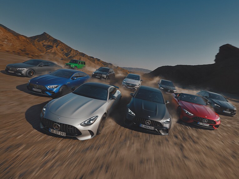 Ein Gruppenmotiv des Mercedes-AMG SL Roadsters.