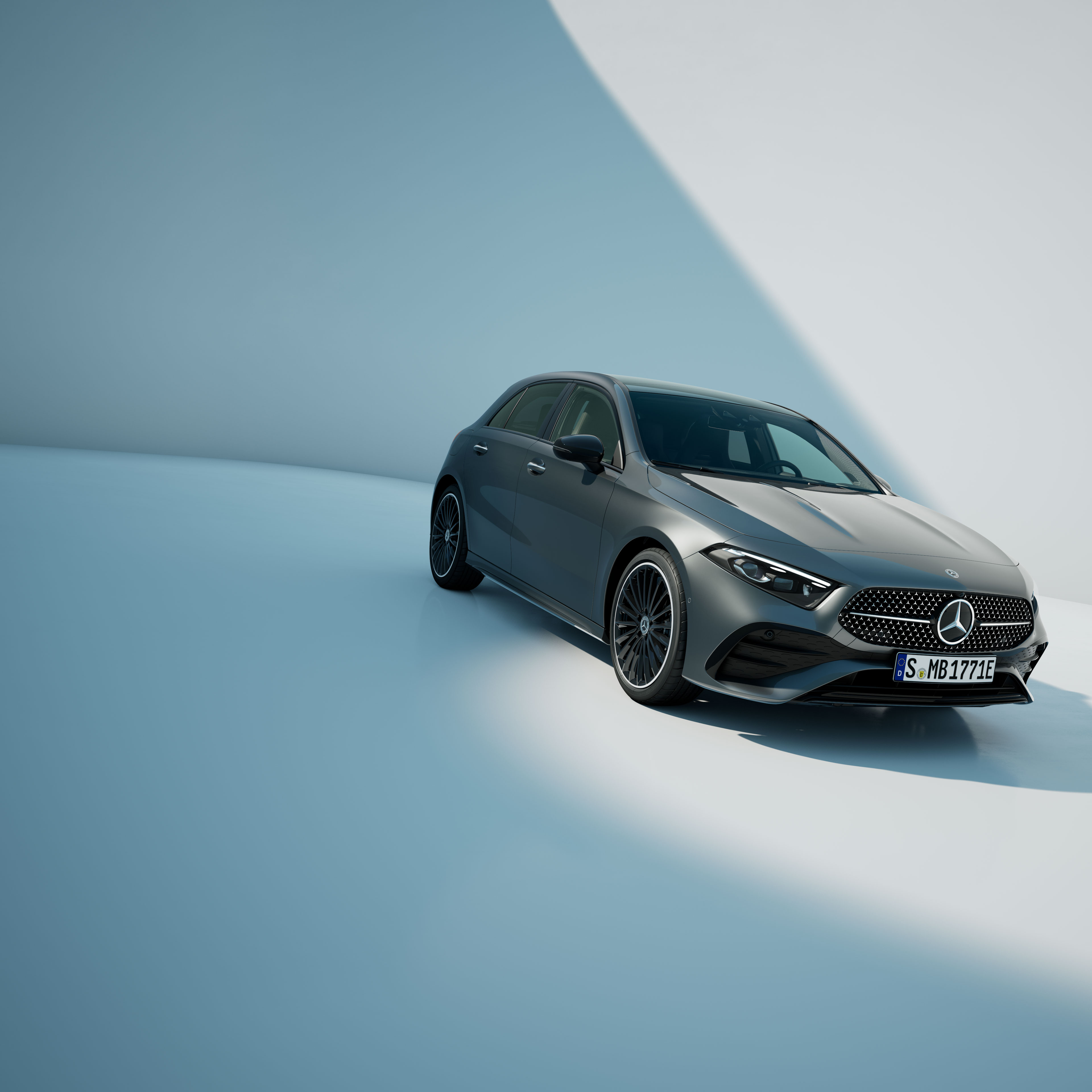 A-Klasse Kompaktlimousine | Kompaktwagen | Mercedes-Benz Die Mercedes-Benz A-Klasse Kompaktlimousine in einer seitlichen Frontansicht.