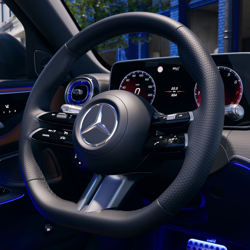 Das neue Lenkrad in der neuen C-Klasse Limousine von Mercedes-Benz.