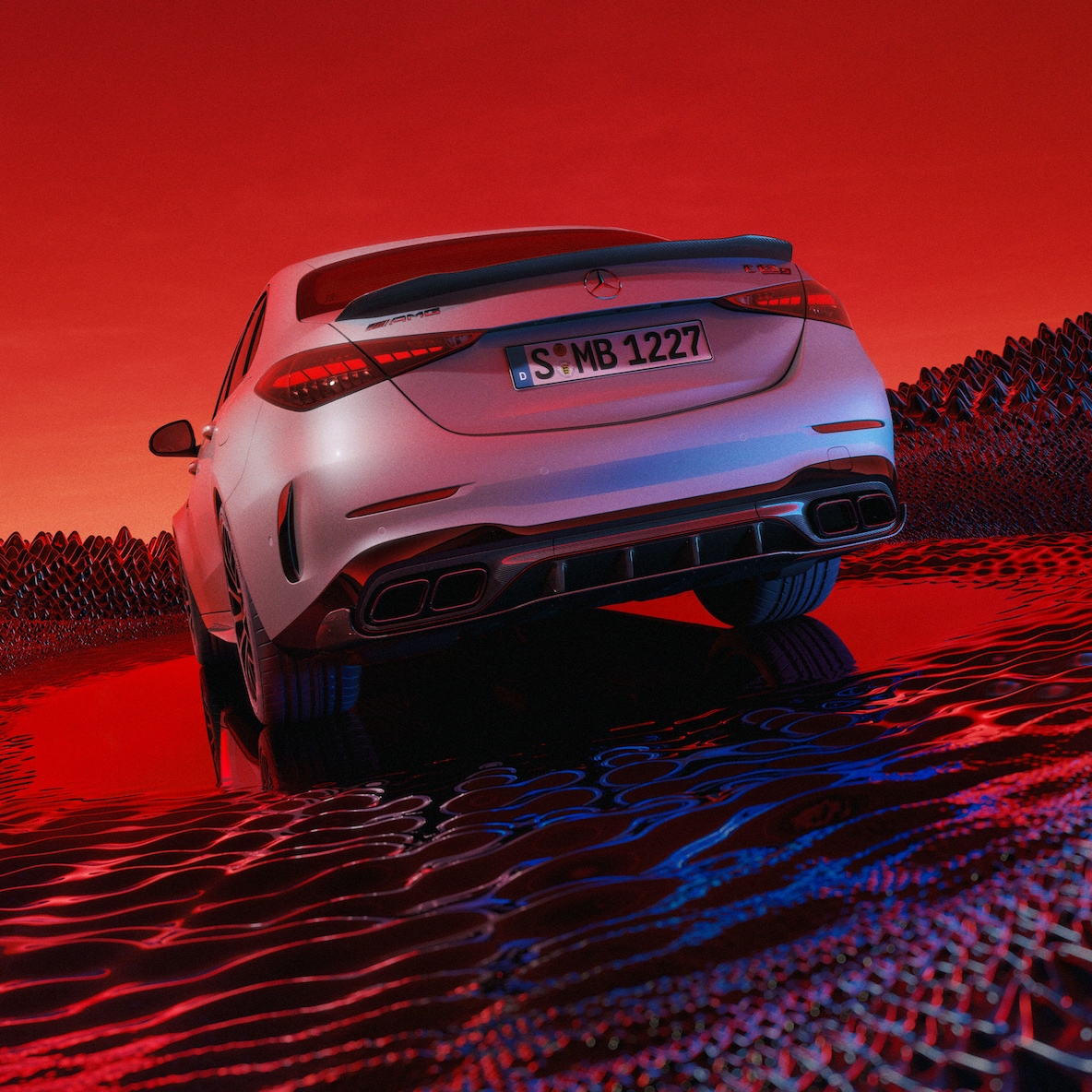 Seitliche Heckansicht eines Mercedes-AMG C 63 S E PERFORMANCE T-Modells.