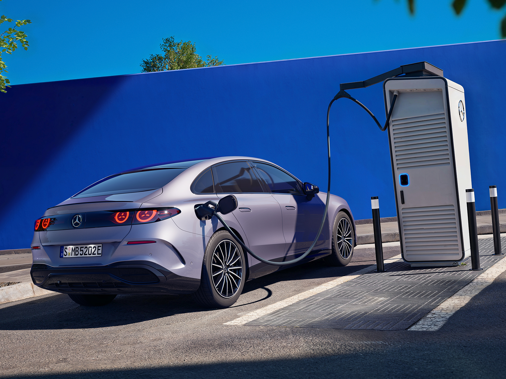 Laden | C-Klasse | Mercedes-Benz Laden der neuen C-Klasse von Mercedes-Benz.