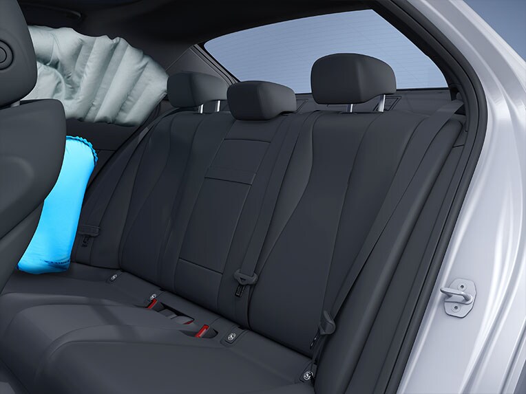 Die Seitenairbags im Fond für die Fondinsassen des Mercedes-Benz CLA Coupés.