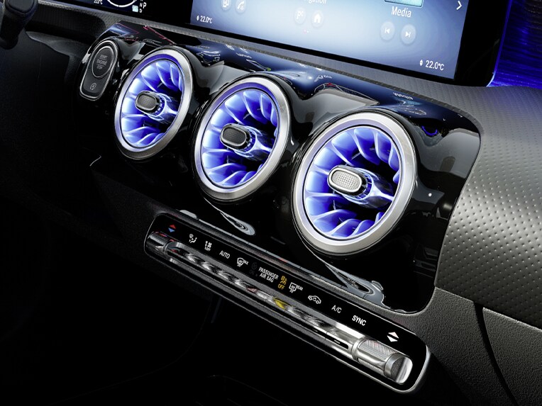 Die Klimatisierungsautomatik THERMOTRONIC im Mercedes-Benz CLA Coupé.