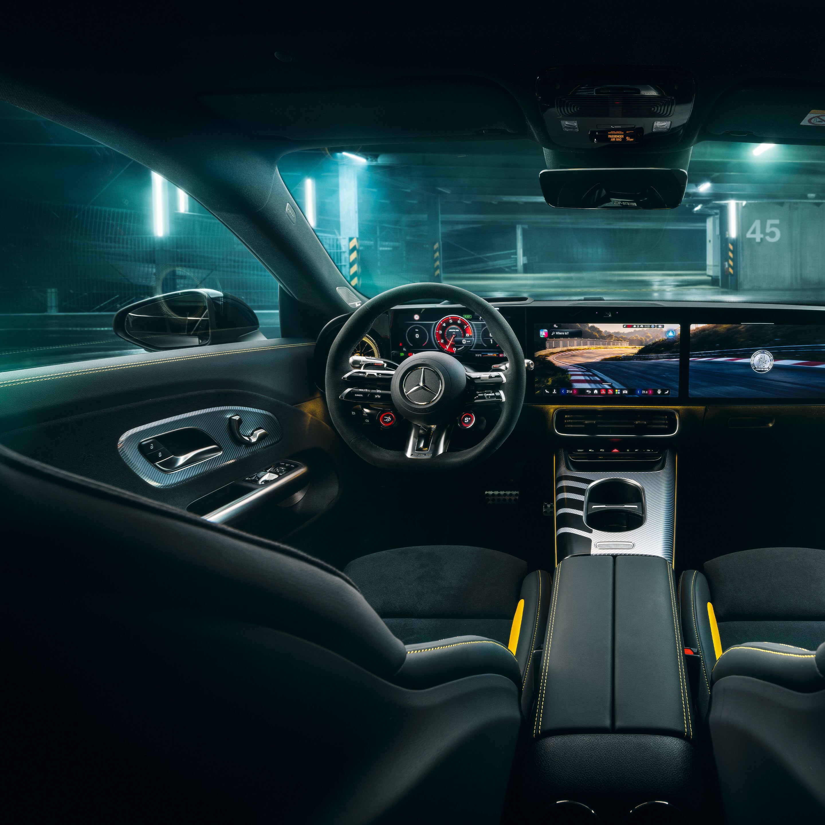 Das Interieur des brandneuen Mercedes-AMG CLA 45 4MATIC+ electric.