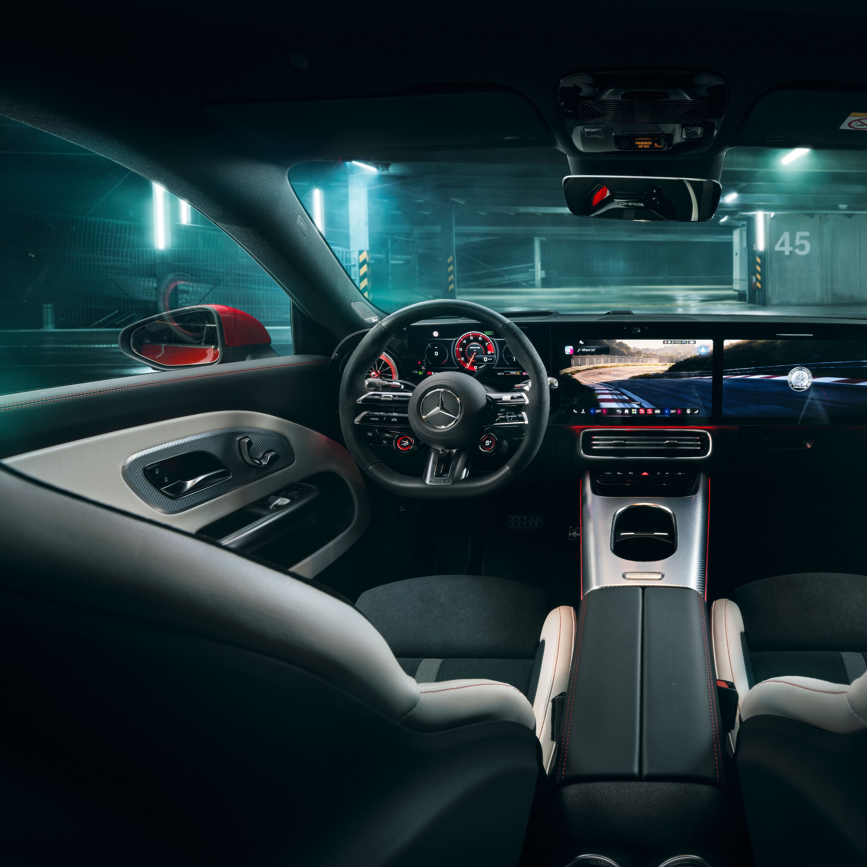 Das Interieur des neuen Mercedes-AMG CLA 45 4MATIC+ Shooting Brake electric.