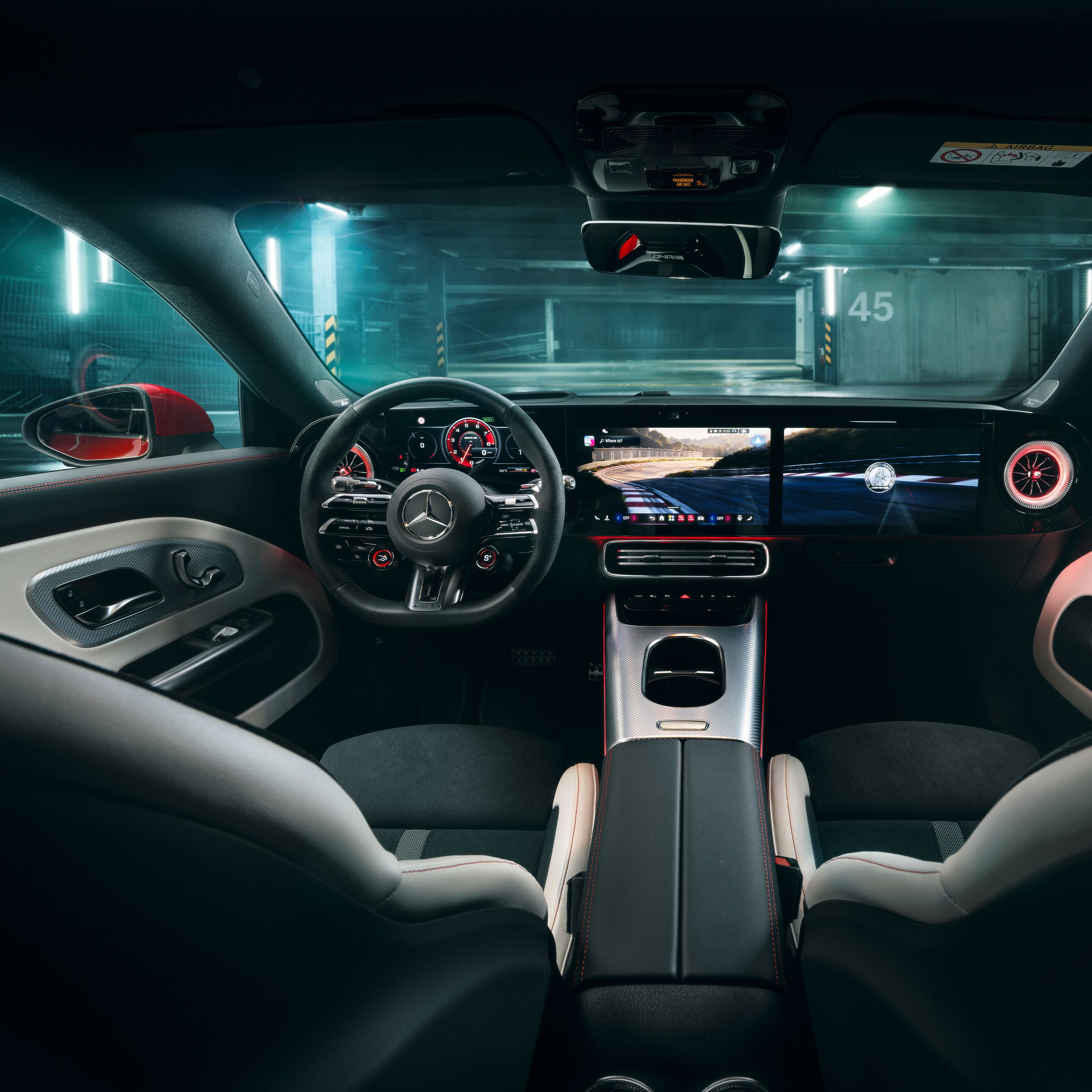 Das Interieur des neuen Mercedes-AMG CLA 45 4MATIC+ Shooting Brake electric.