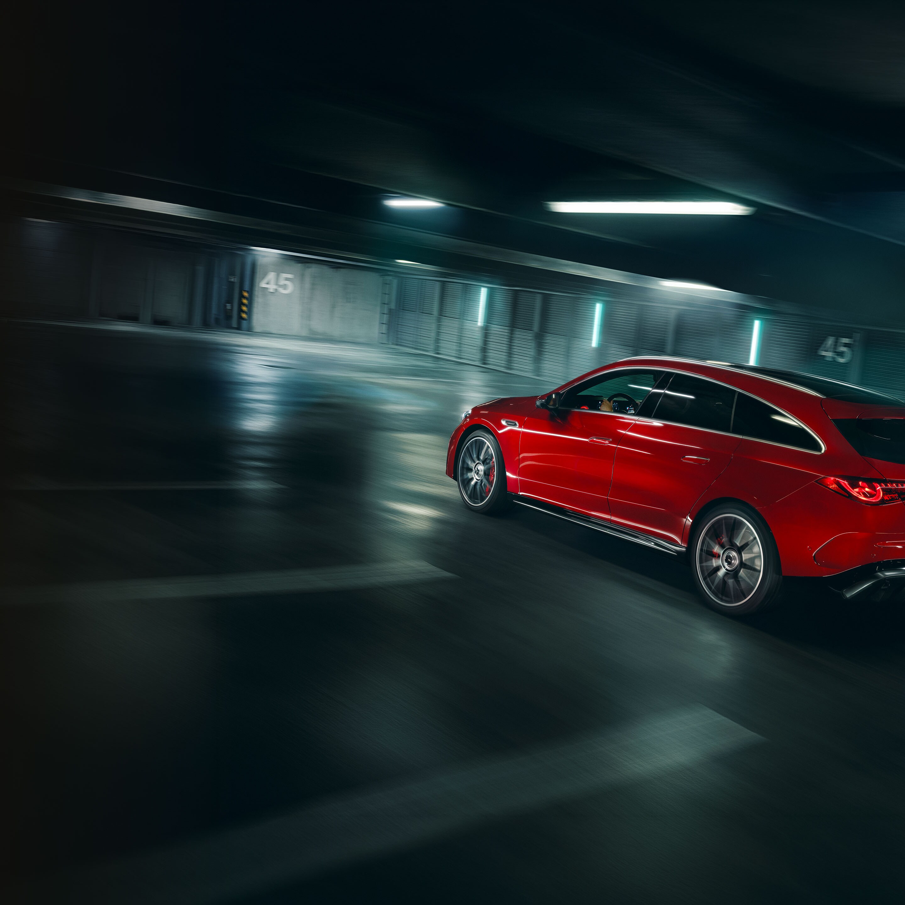 Die Performance des neuen Mercedes-AMG CLA 45 4MATIC+ Shooting Brake electric.