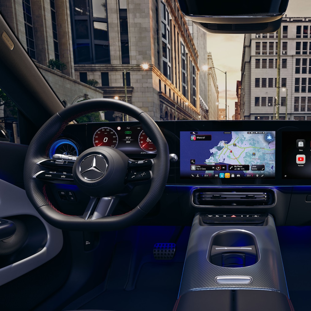 Das neue Cockpit mit MBUX Superscreen im Innenraum des elektrischen CLA Shooting Brake mit EQ Technologie.