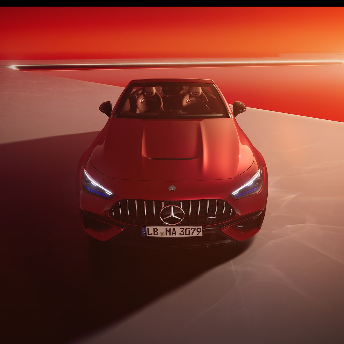 Frontansicht des Mercedes-AMG CLE 53 4MATIC+ Cabriolets.