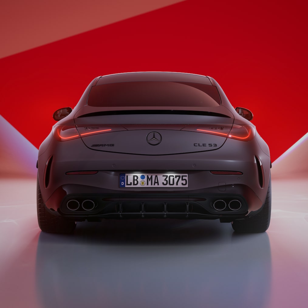 Frontale Seitenansicht (oder Heckansicht) des Mercedes-AMG CLE 53 4MATIC+ Coupés.