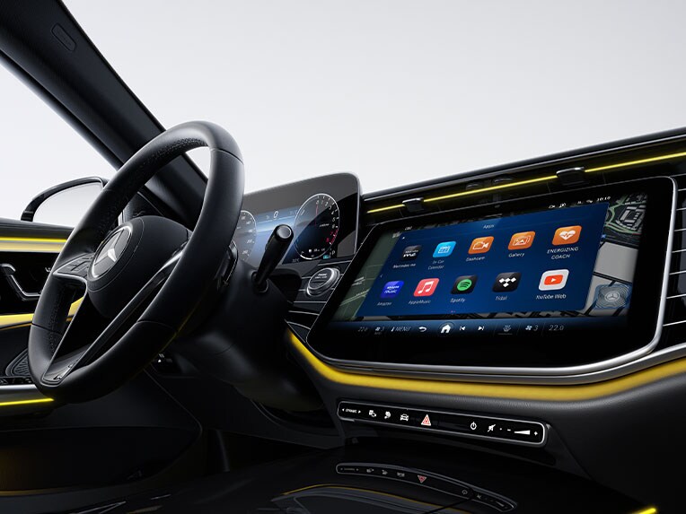 Das Cockpit eines Mercedes-Benz E-Klasse T-Modells.