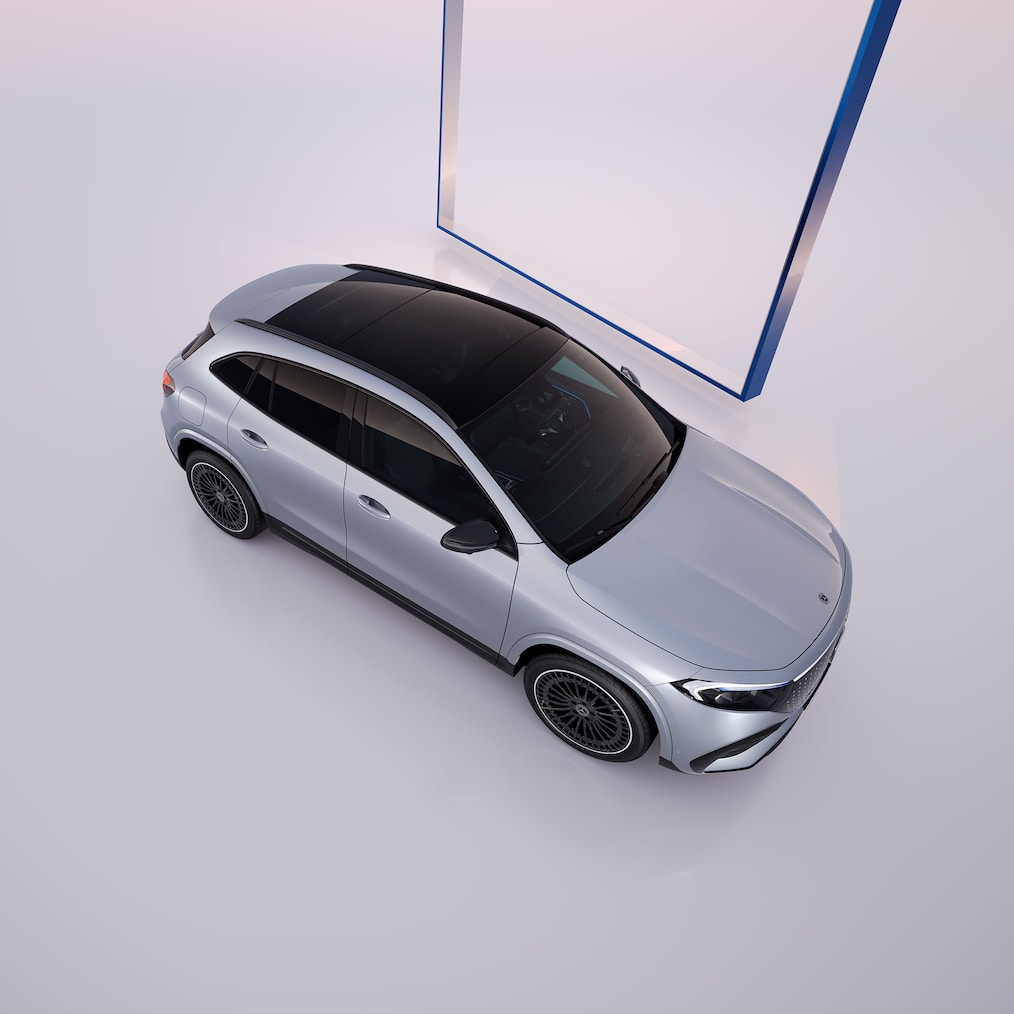 Rückansicht eines Mercedes-Benz EQA.