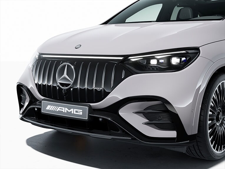 Das Exterieur mit AMG Night-Paket II des Mercedes-AMG EQE SUV.