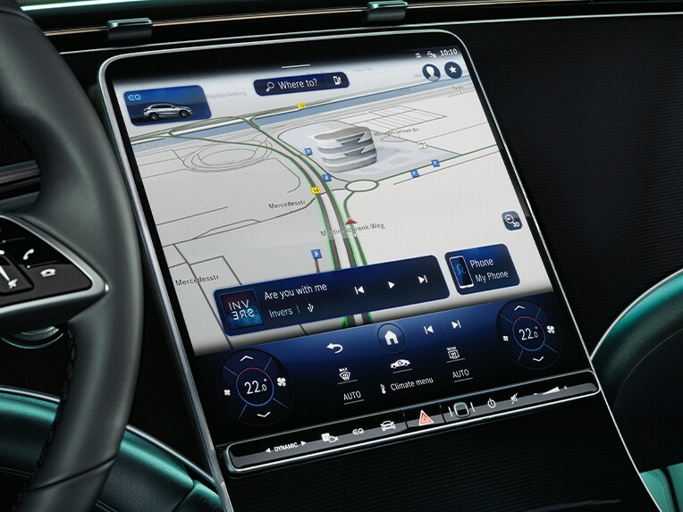 Navigation mit Electric Intelligence im EQE SUV von Mercedes-Benz.