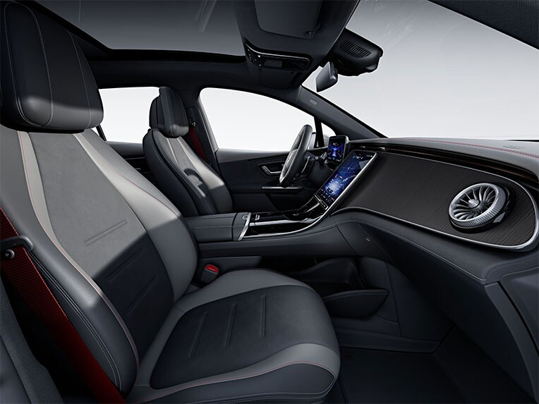 Das Interieur des EQE SUV von Mercedes-Benz mit der Ausstattungslinie AMG Line.