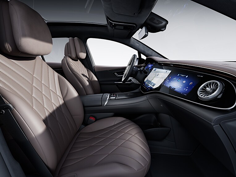 Das Interieur des EQE SUV von Mercedes-Benz in der Ausstattungslinie Electric Art.