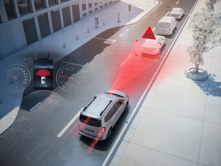 Der Aktive Brems-Assistent des Mercedes-Benz EQT.