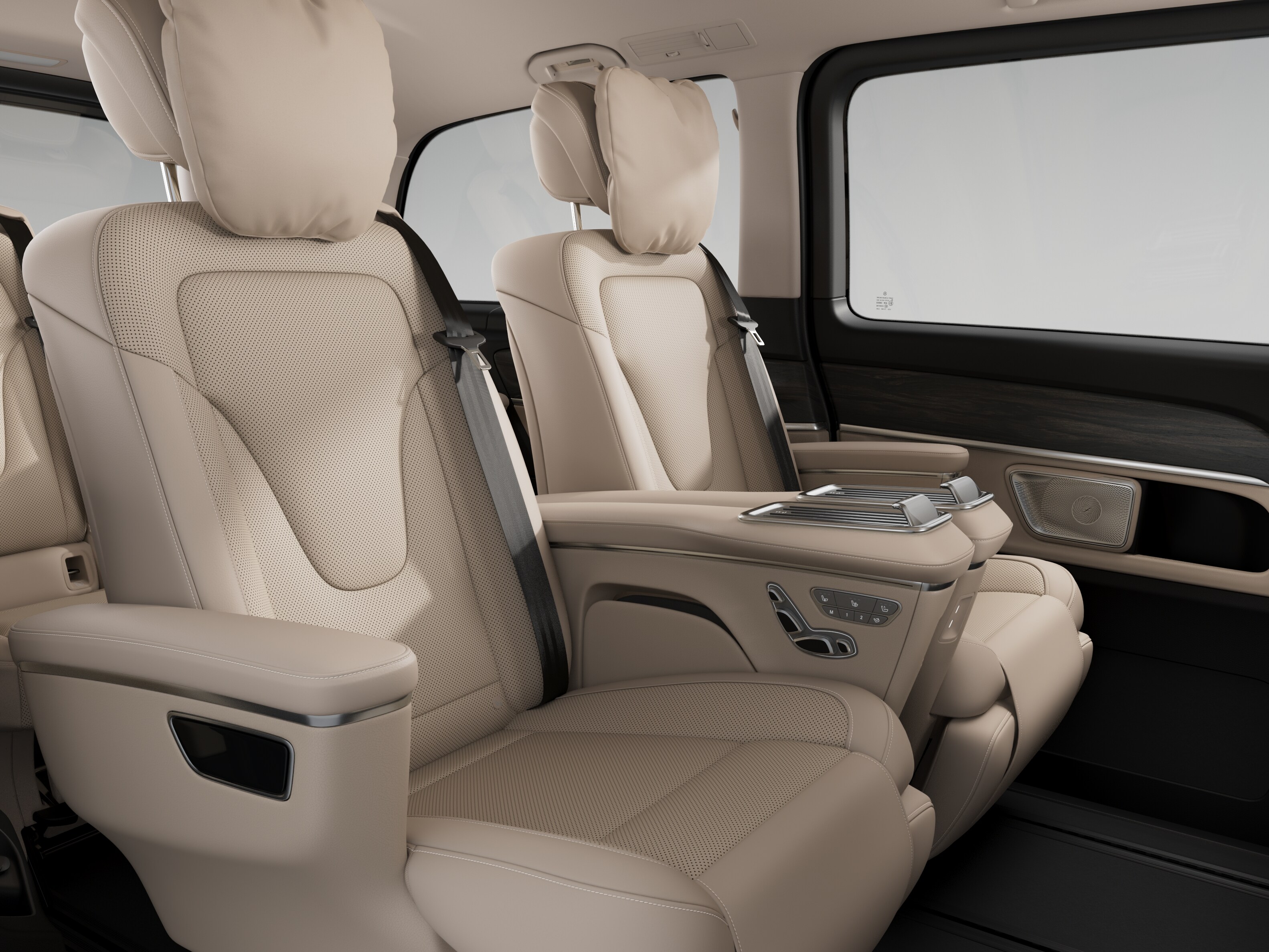 Die Luxussitze in der ersten Reihe links und rechts im Mercedes-Benz EQV.