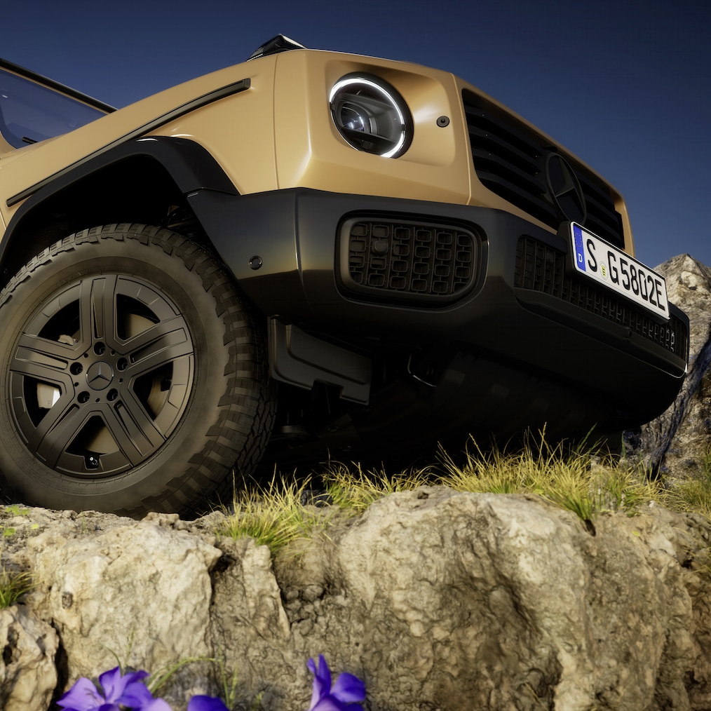 Der Unterschutz in Graphitschwarz des Mercedes-Benz G 580 mit EQ Technologie.