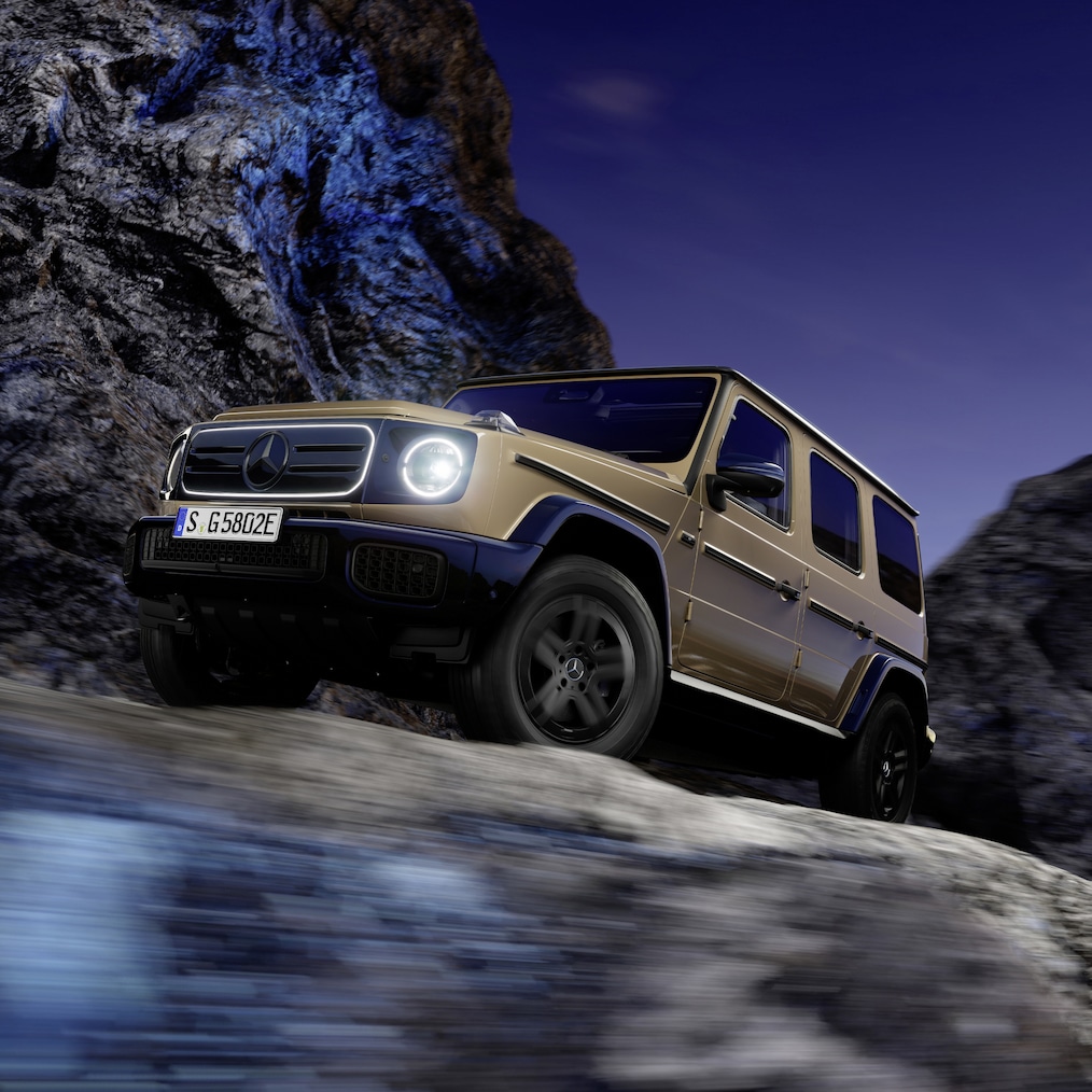 Nahaufnahme der Black-Panel-Kühlerverkleidung an einem Mercedes-Benz G 580 mit EQ-Technologie.