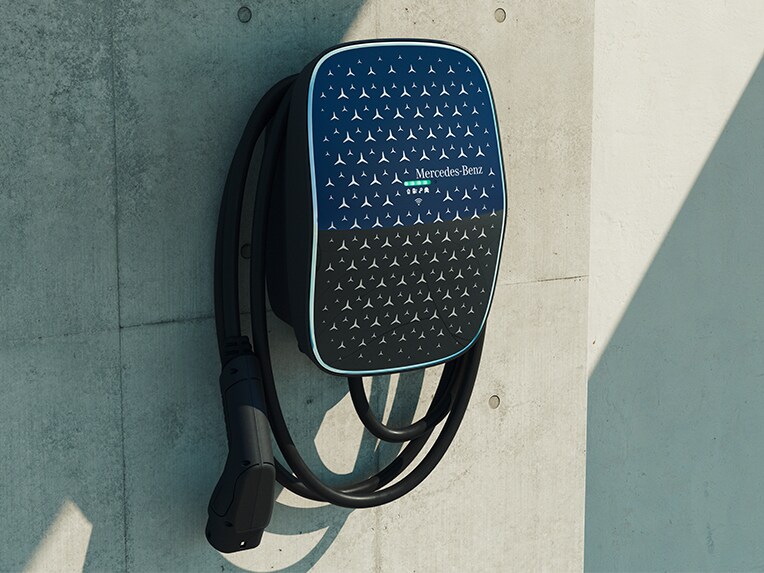 Laden zu Hause mit der Mercedes-Benz Wallbox von Mercedes-Benz.