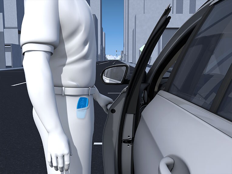 Eine Darstellung der Funktion KEYLESS-GO des GLB von Mercedes-Benz.