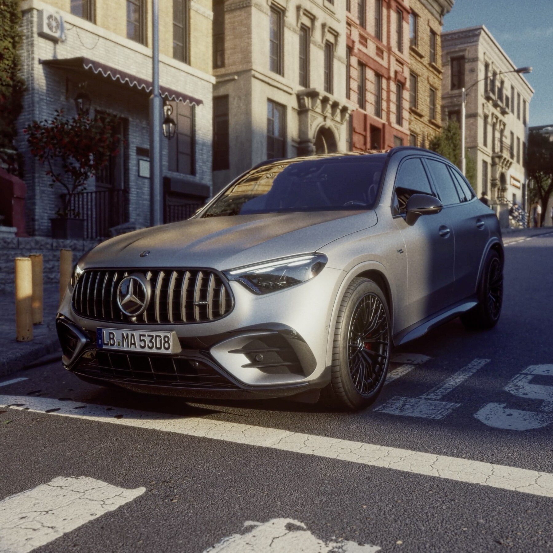 Ein silberner Mercedes-AMG GLC SUV